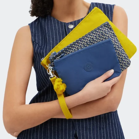 IAKA L WRISTLET Inside Yellow
