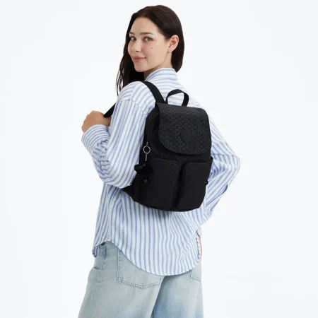 CITY POCKET S Signature Emb